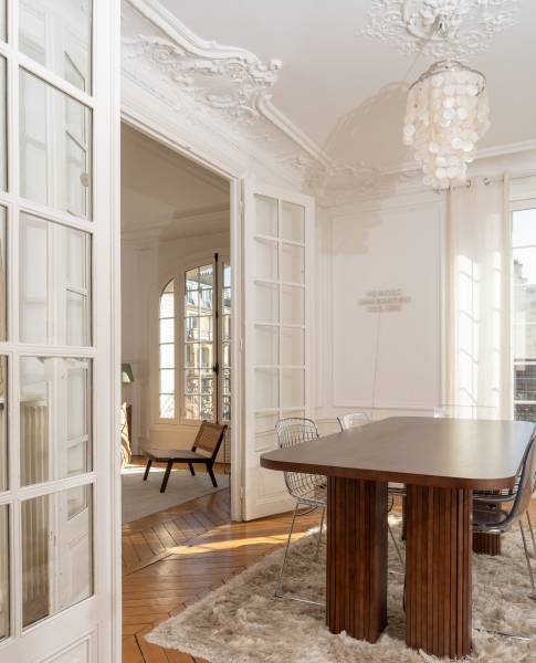 A unique and atypical space perfectly suited for a professional photoshoot in Paris, France