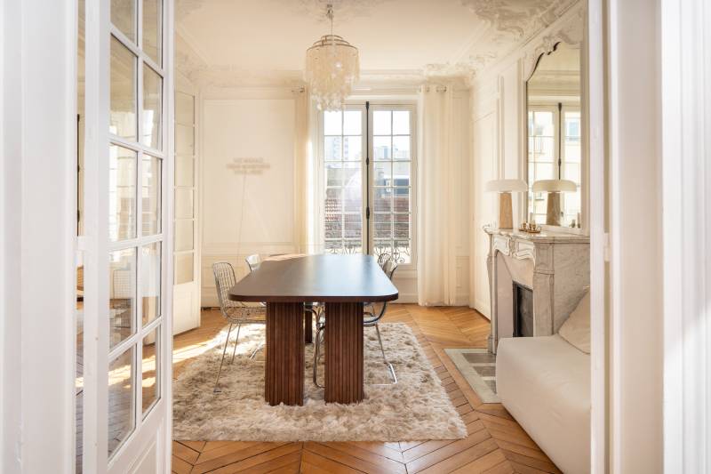 Haussmann-style apartment available for rent in FRANCE specifically designed for professional photo shoots and filming sessions