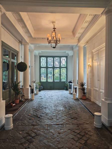 rent a charming private mansion for a photoshoot in Lille