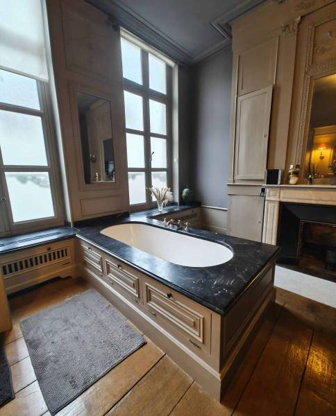 Rent a beautiful bathroom for filming in Lille