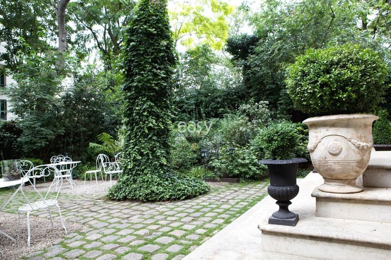 Venue rental for an exclusive and unique product launch event in Paris