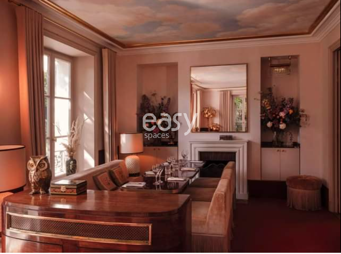 suggest a suitable and convenient location for filming in the city of Paris 75