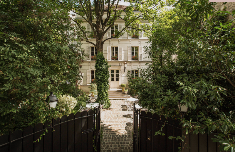 rental agency specializing in locations for photoshoots and filming in Paris, FRANCE