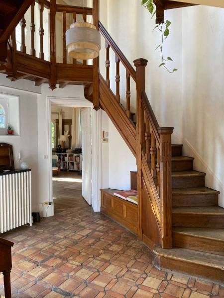 film location rental agency paris