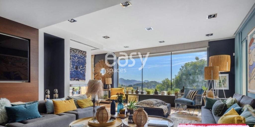 Contemporary villa available for rent for filming purposes in Marseille, FRANCE