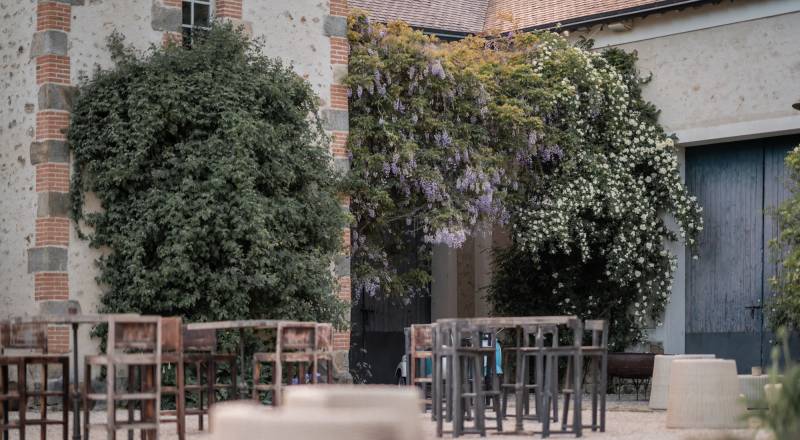 location agency specializing in filming locations in Paris, FRANCE