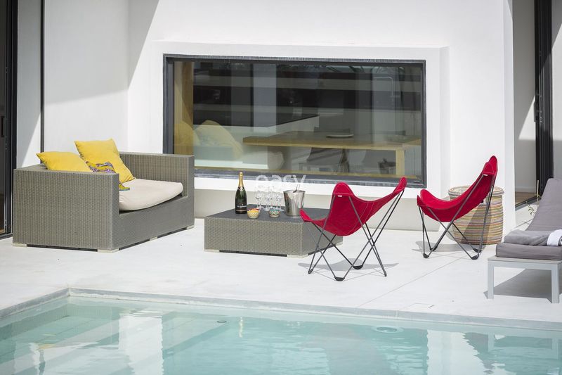 Unusual and unique event venue rental opportunity available in Marseille city