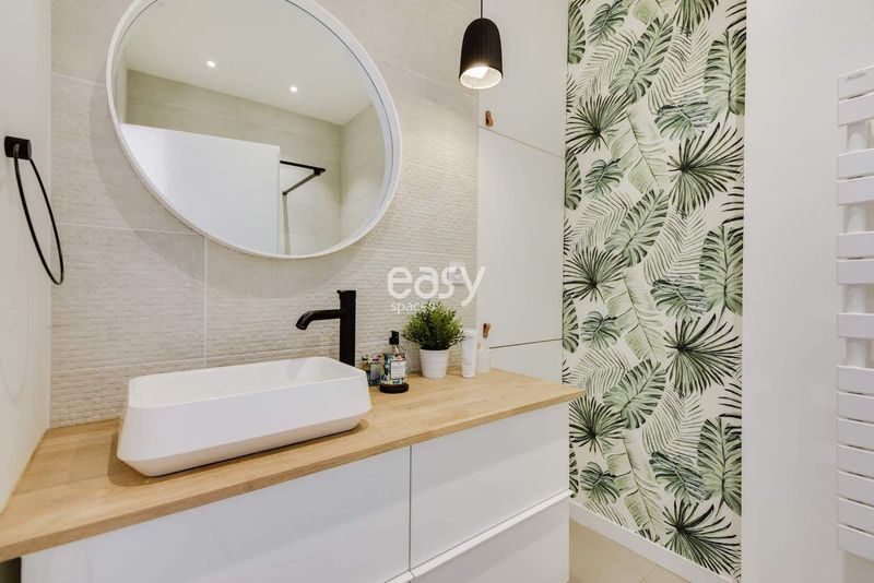 Bathroom available for rent for events in the city of Lyon, France