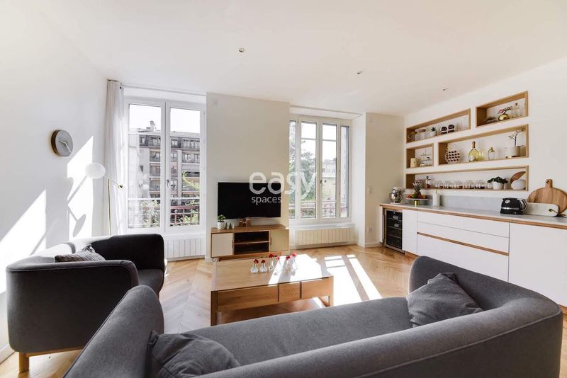 Renting an Apartment in Lyon, France, Specifically for Professional Photography and Shooting Purposes
