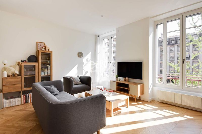 Apartment available for rent for professional photo and video shooting in Lyon, France
