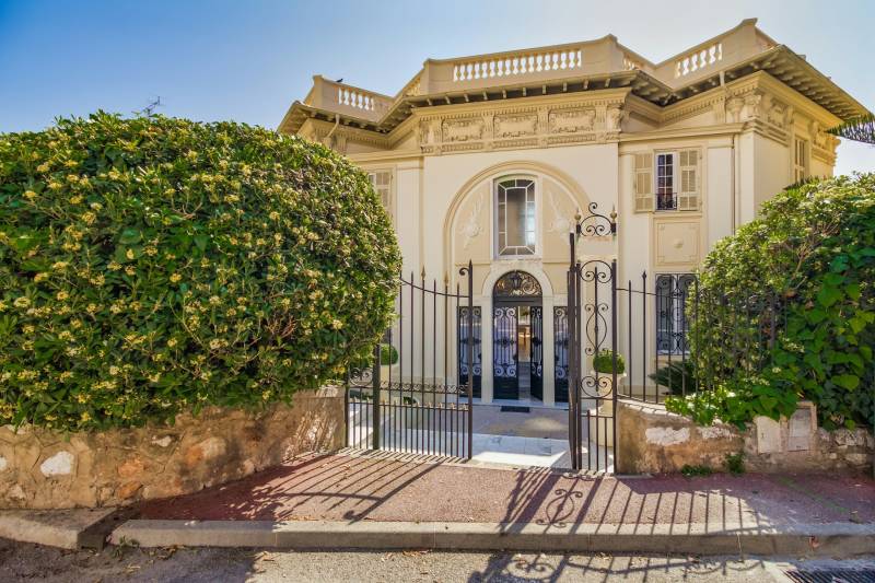 Riviera villa available for rent for filming purposes in Nice, FRANCE
