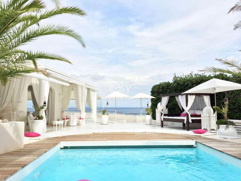 Event venue with a swimming pool and sea view located in area 06