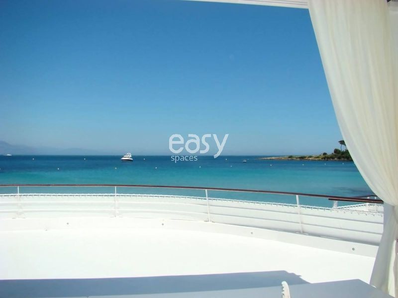 atypical and uniquely charming space in Cannes 06 paca