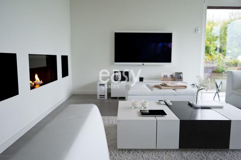 Modern house available for rent specifically designed for filming purposes located in Annecy area
