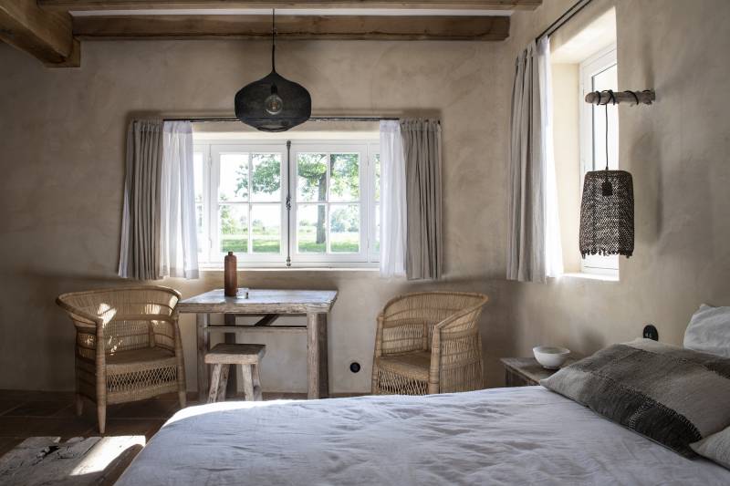 Location of an Outdoor Photoshoot for a Fashion Campaign in Paris, FRANCE