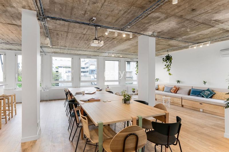 Parisian terrace available for rent in the city of Paris, FRANCE