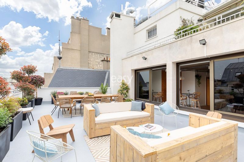 rent an exceptional and unique loft in Paris, FRANCE, suitable for filming purposes