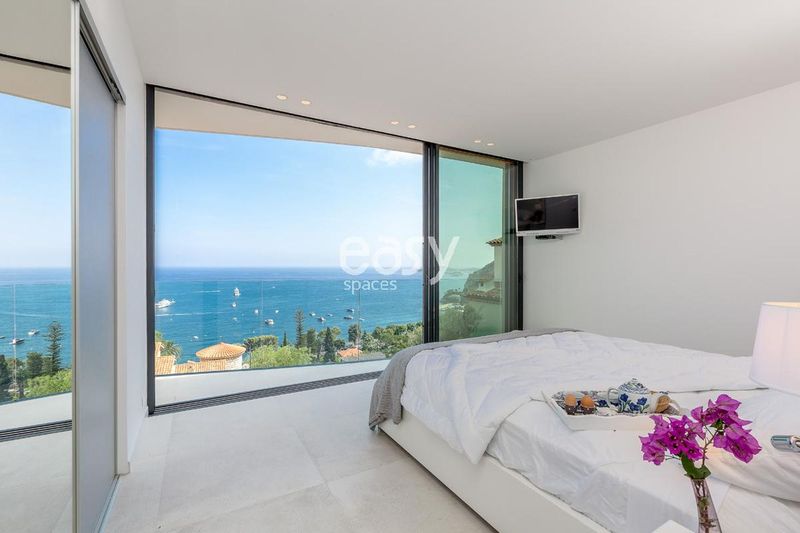 Villa with panoramic sea view perfectly suited for filming and production purposes