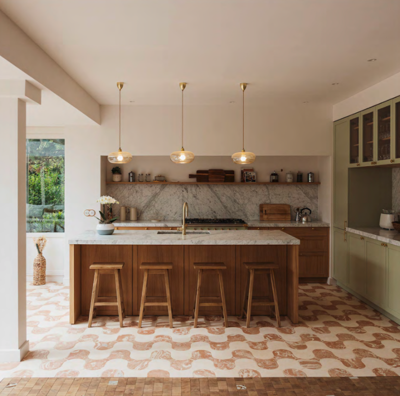 unusual filming location in Paris