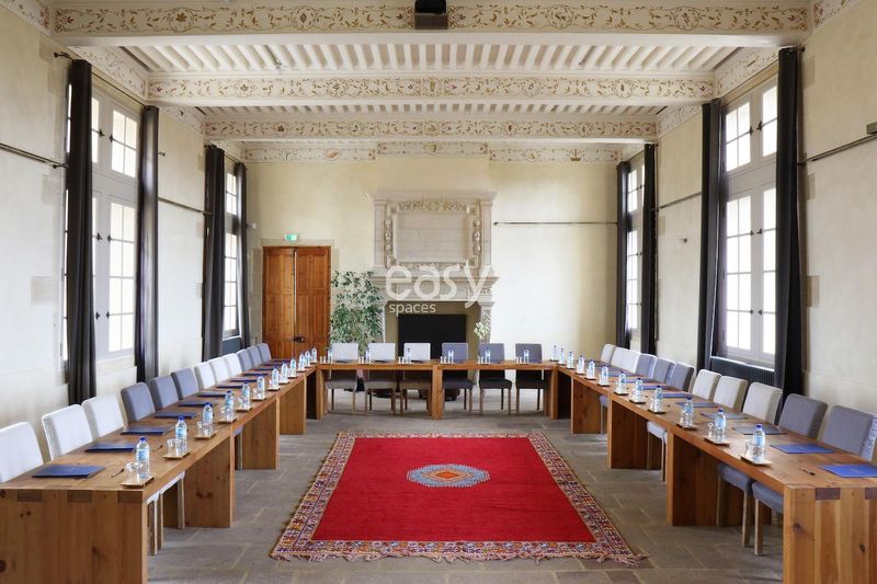 room available for rent for hosting events in the city of Nîmes, FRANCE