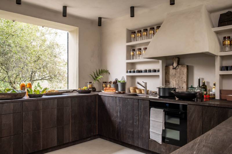 Location available for a professional photo shoot campaign in Paris, France