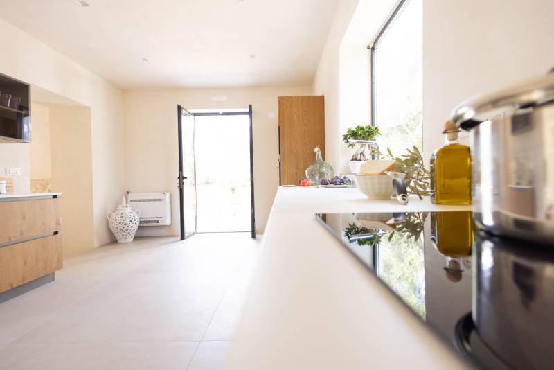 Location of the photoshoot in Italy, specifically in France