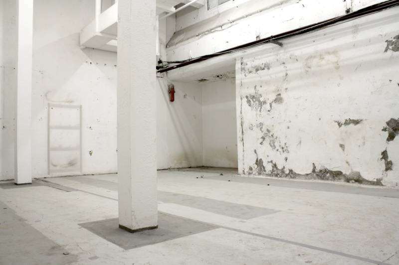 Worn Out Location Suitable for a Photo Shoot in Paris, FRANCE