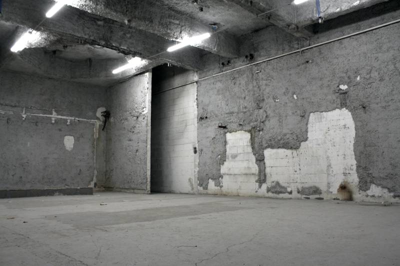 Worn-out venue located in Paris, France, specifically designed for hosting various event activities and functions