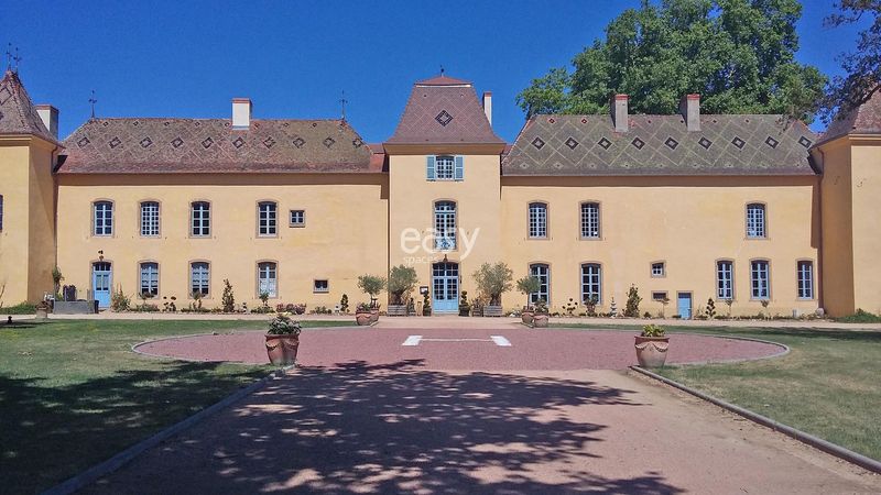 rental of a filming location in the city of Lyon for cinematic or photographic projects