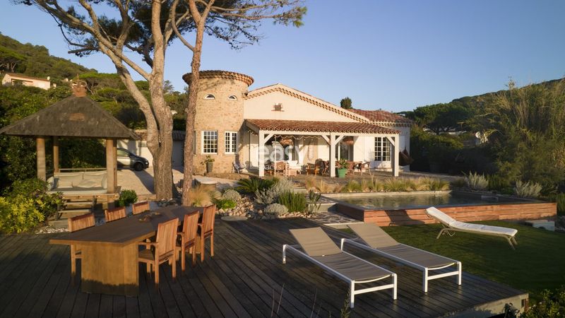 Seaside villa with scenic sea view available for photoshoot in Var, FRANCE