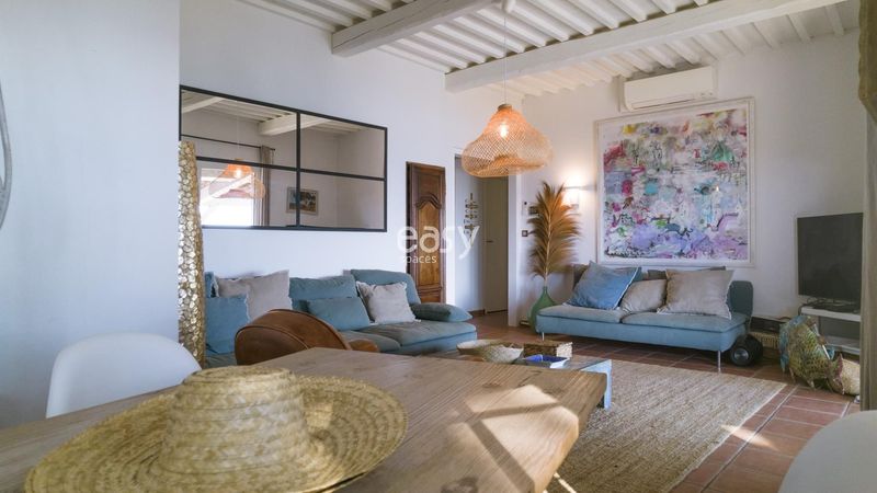 background setting arranged specifically for VAR shooting sessions in FRANCE