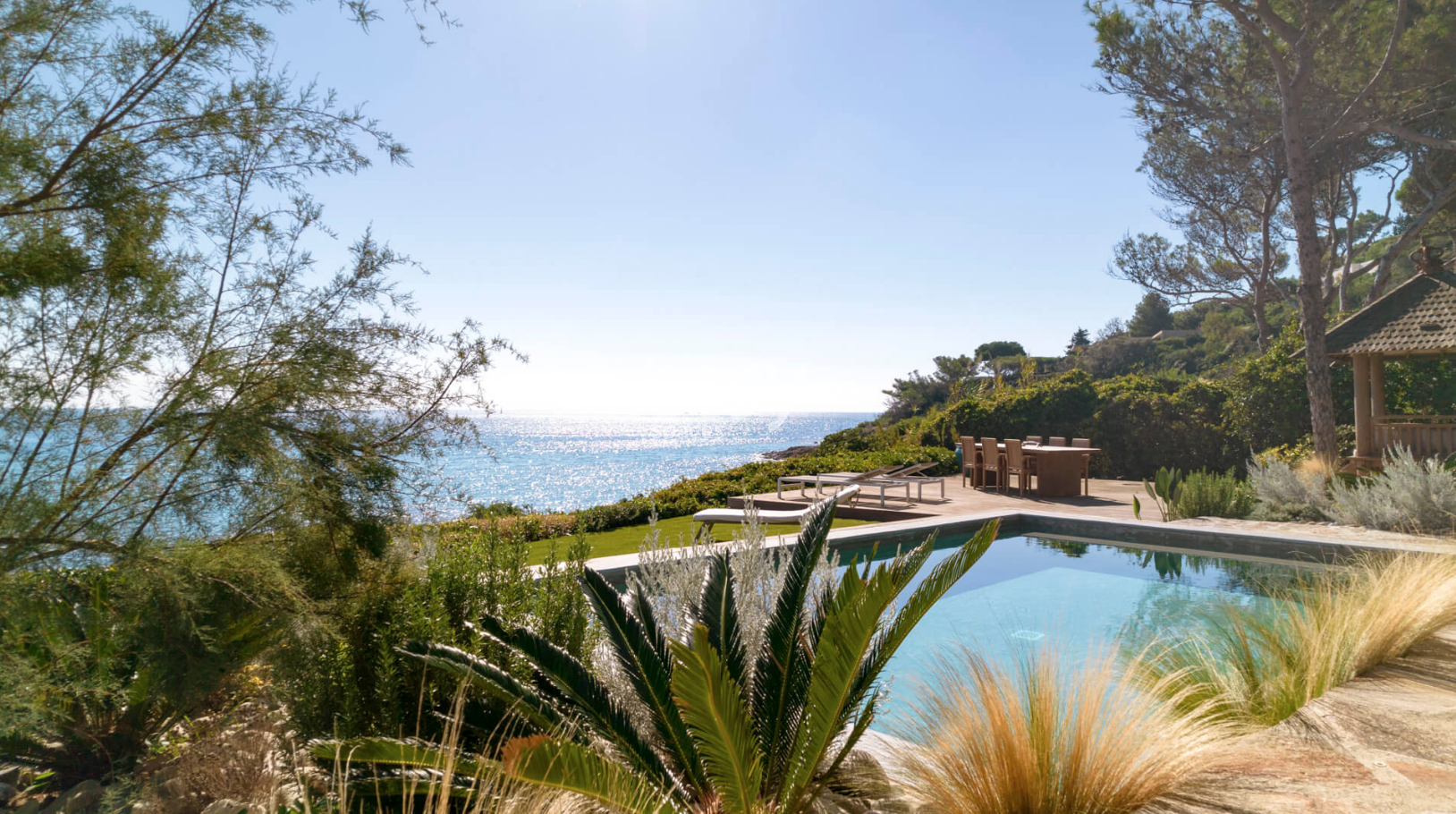 offer your house to be used as a location for a professional photo or video shooting session