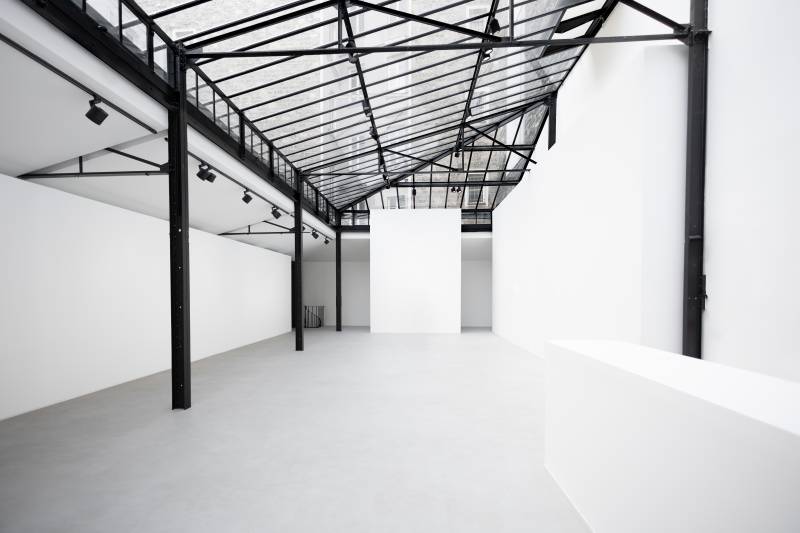 rent a contemporary loft for a professional photo shoot in Paris FRANCE