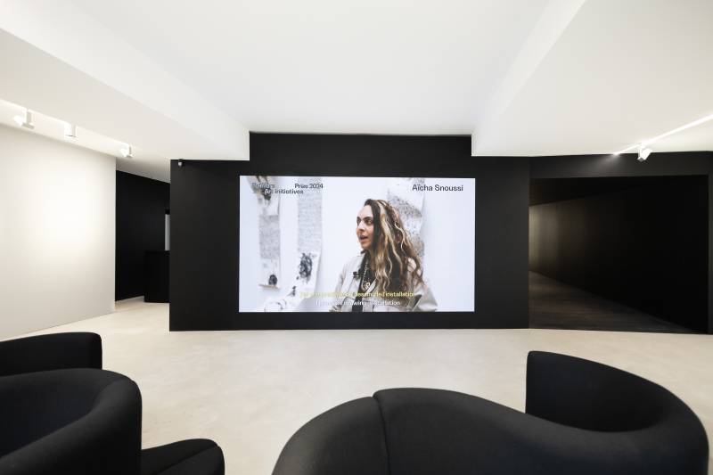 Rent a spacious and modern contemporary loft for a professional meeting in Paris, France