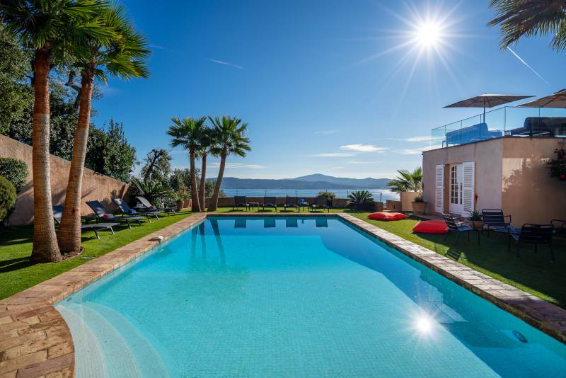 Sea view villa ideally located for professional photo shoots in Saint-Tropez FRANCE
