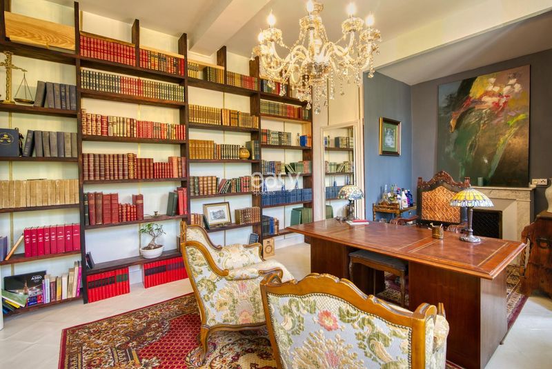 A detailed description of the exact filming location situated within the city of Toulouse