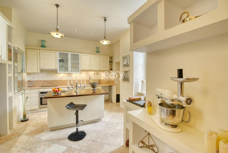 Location of the photo shoot in the Haute-Garonne region of France