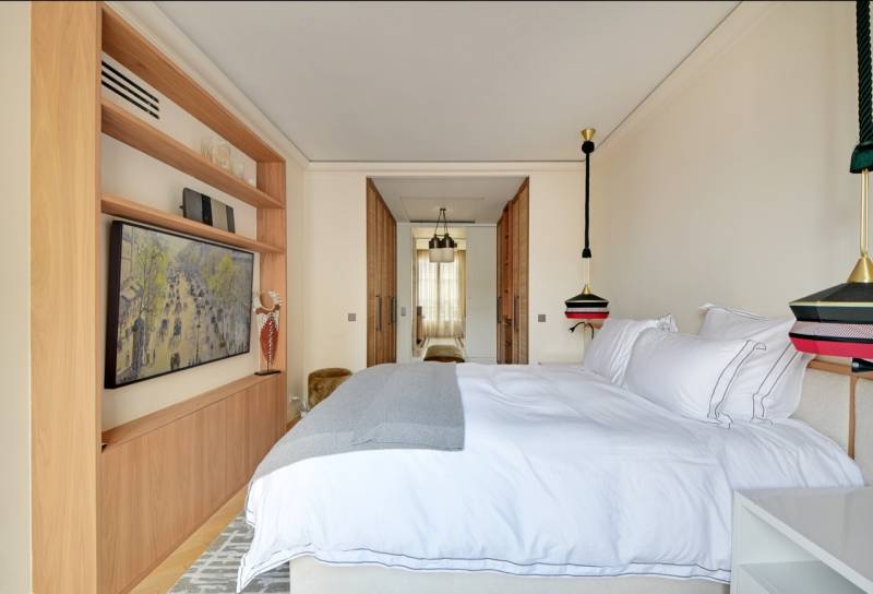 Beautiful Spacious Room Available for Rent Specifically for Filming Purposes in Paris, FRANCE