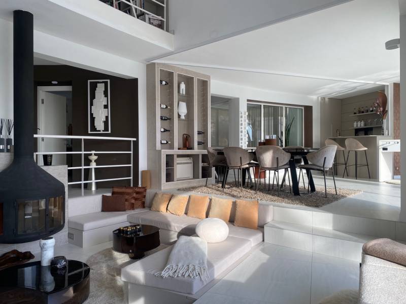 Exotic house available for rent in Montpellier, France, perfect for professional photo shoots and creative sessions