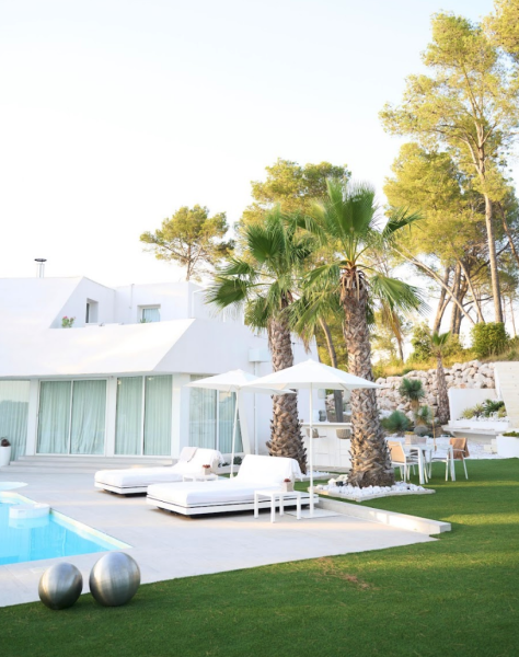 Photo shoot location near Montpellier, France, known for its picturesque landscapes