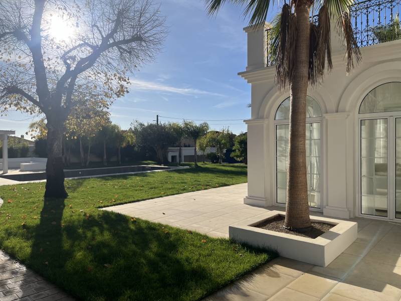 Unusual and Unique Filming Location in the Provence-Alpes-Côte d'Azur Region (PACA), FRANCE