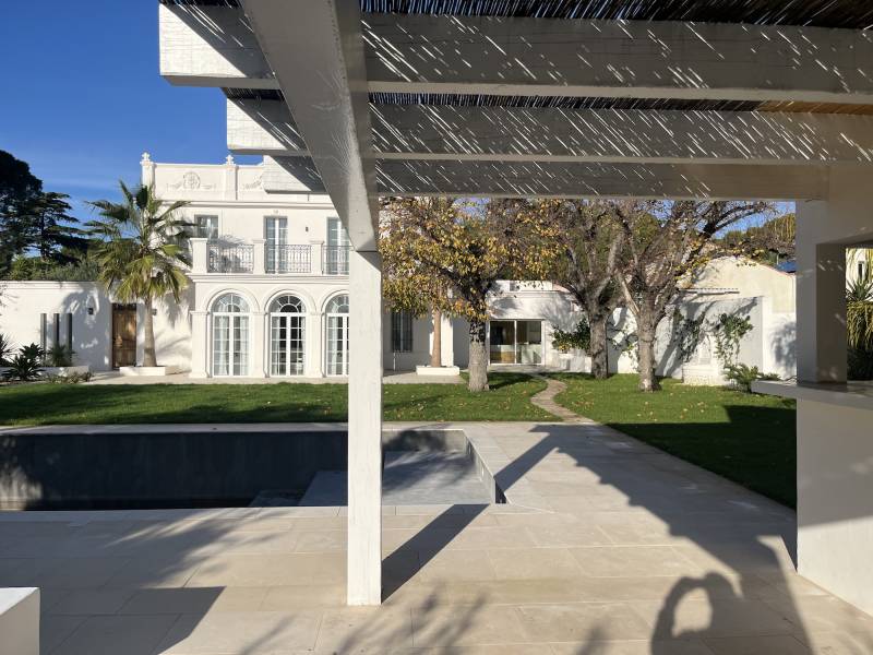 Renting a beautiful Belle Époque villa for filming purposes in Marseille, FRANCE