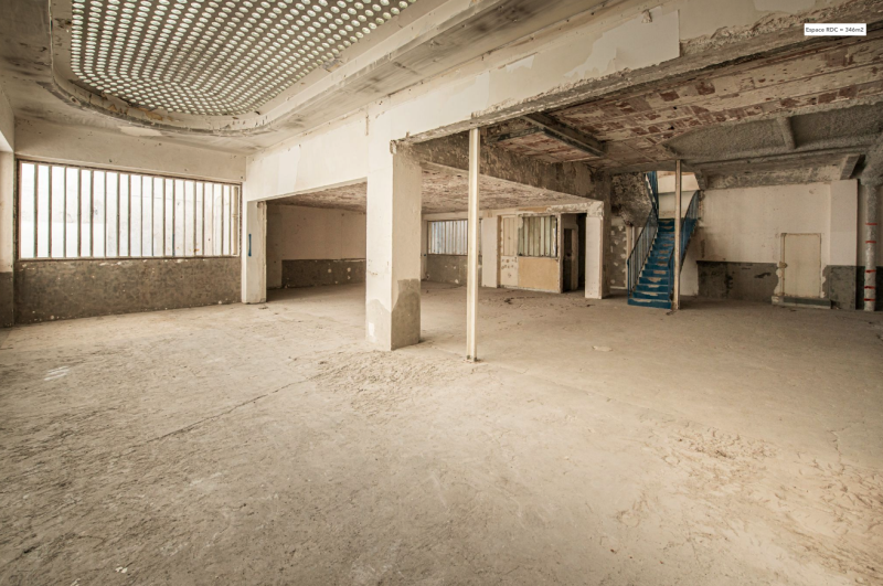 Worn-out venue available for rental for Parisian event located in FRANCE