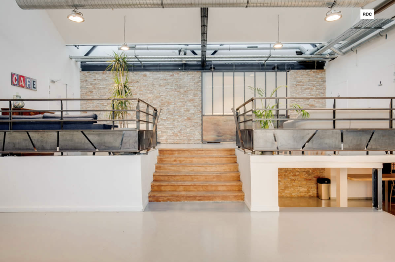 rental agency specializing in filming locations in the city of Lyon, FRANCE