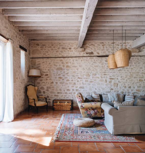 children's fashion photoshoot location in Bordeaux, FRANCE, showcasing stylish outfits for kids