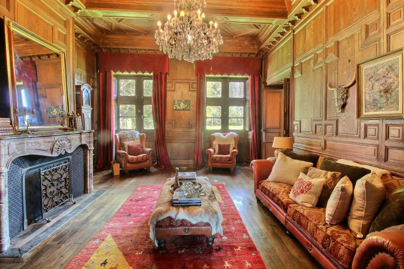 Decor available for rent for professional photo shoots in the beautiful city of Biarritz, France