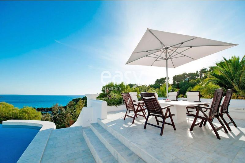 Locations and Detailed Settings Perfectly Designed for Cinema and Advertising Purposes