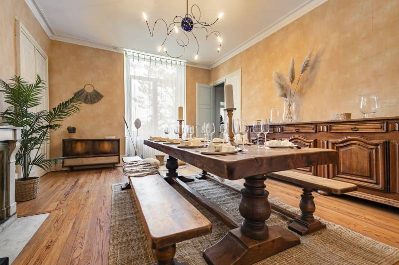 Unusual and Unique Photo Shoot Location in Bordeaux, France for Memorable Photography Sessions