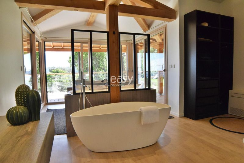 location for a professional photoshoot in the department number 83