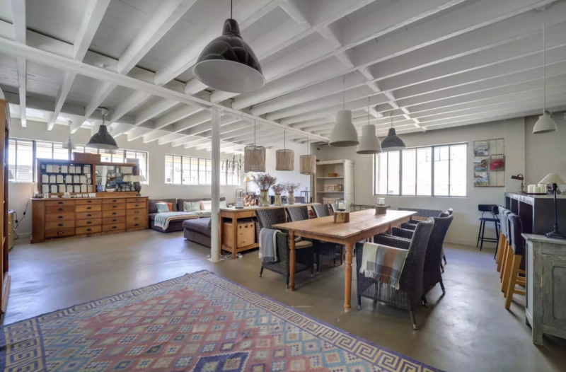 Renting a house for a product launch in Paris